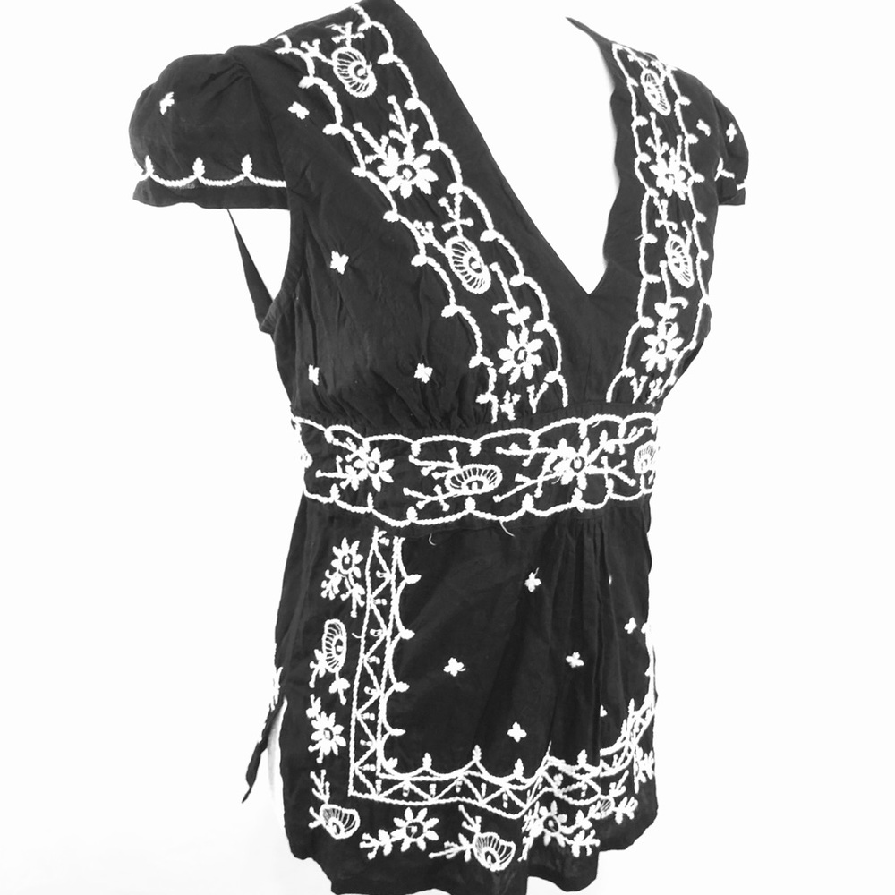 Life Style Black Embroidered Bohemian Style Top M